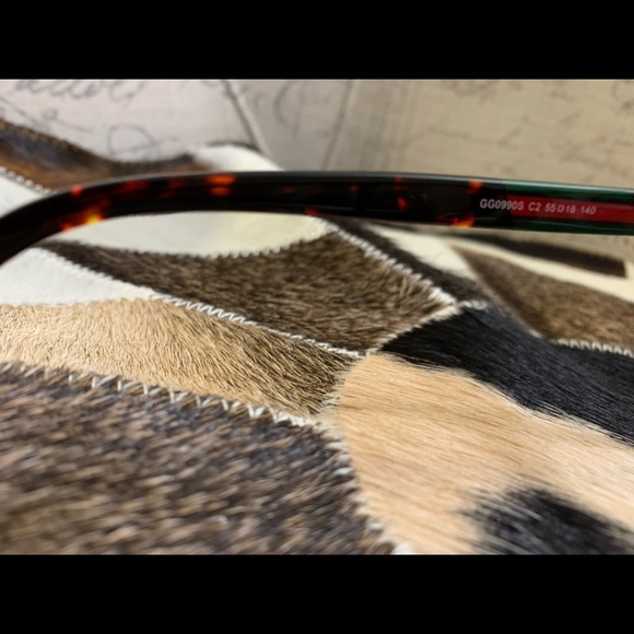 Beautiful clean Gucci Eyeglasses in perfect condition! - Picture 6 of 6